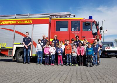 ffw villmar Kinderfeuerwehr gruppenfoto feuerwehrauto